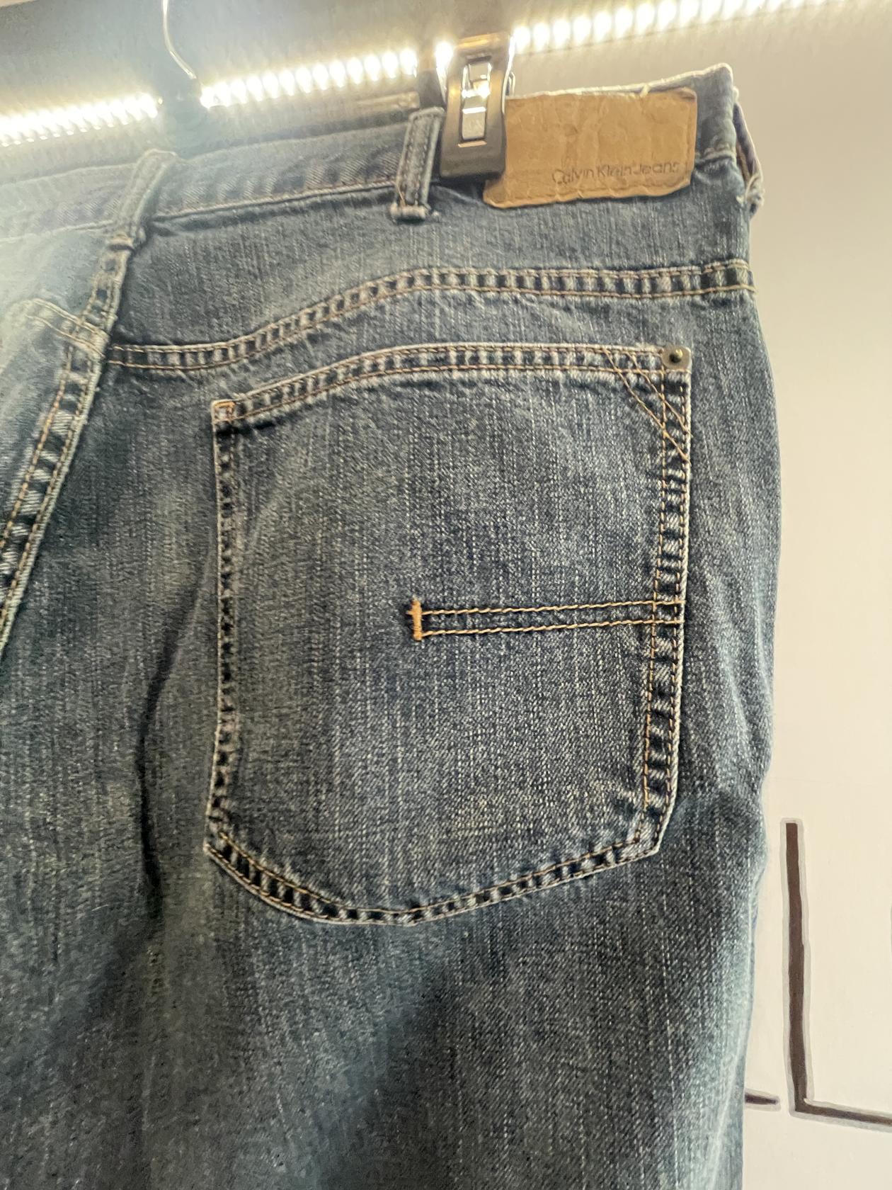 Jeans azules con corte de bota Calvin Klein para mujer talla 38 W - 33 "L