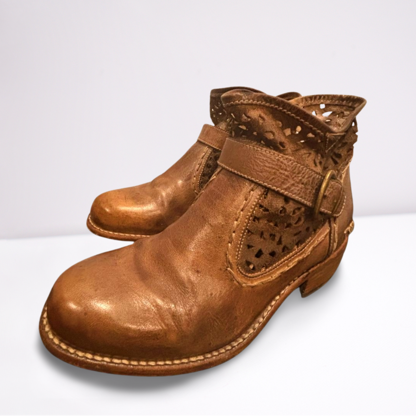 BED STU Heather Women’s Ankle Zip Perforated Leather Boots Brown Size 9 VGUC