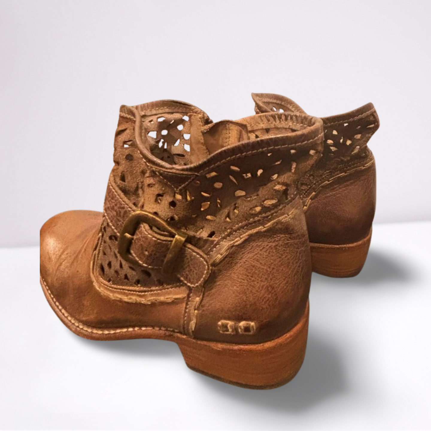 BED STU Heather Women’s Ankle Zip Perforated Leather Boots Brown Size 9 VGUC