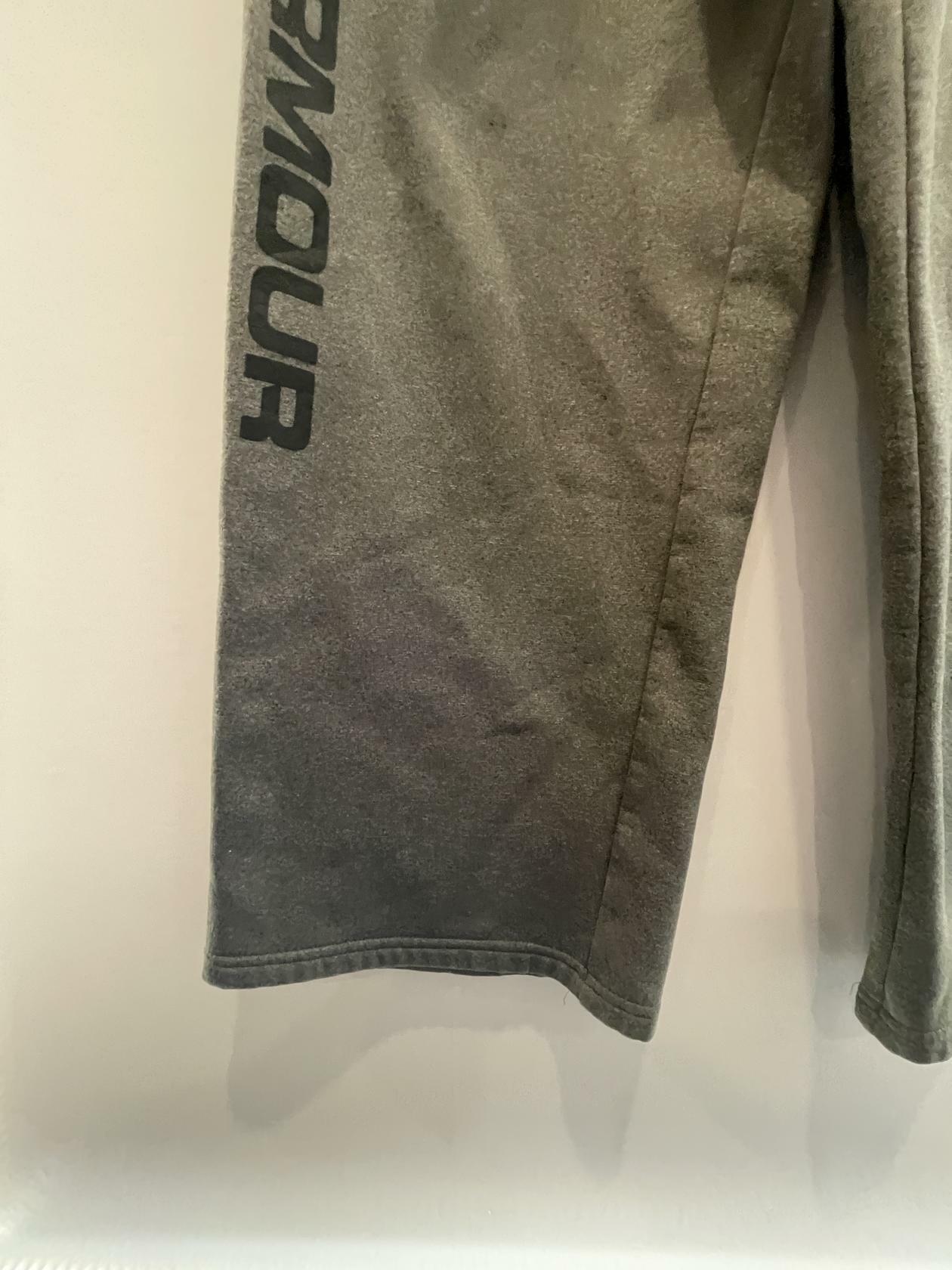Pantalones deportivos grises para jóvenes Under Armour - Muy bueno