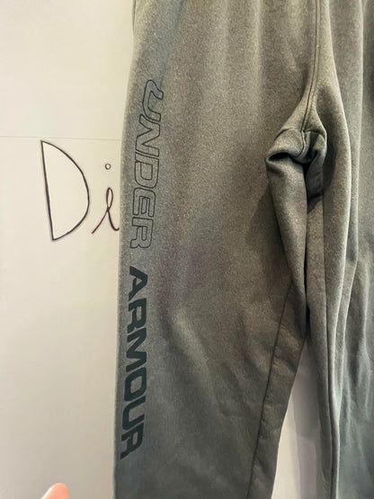 Pantalones deportivos grises para jóvenes Under Armour - Muy bueno 