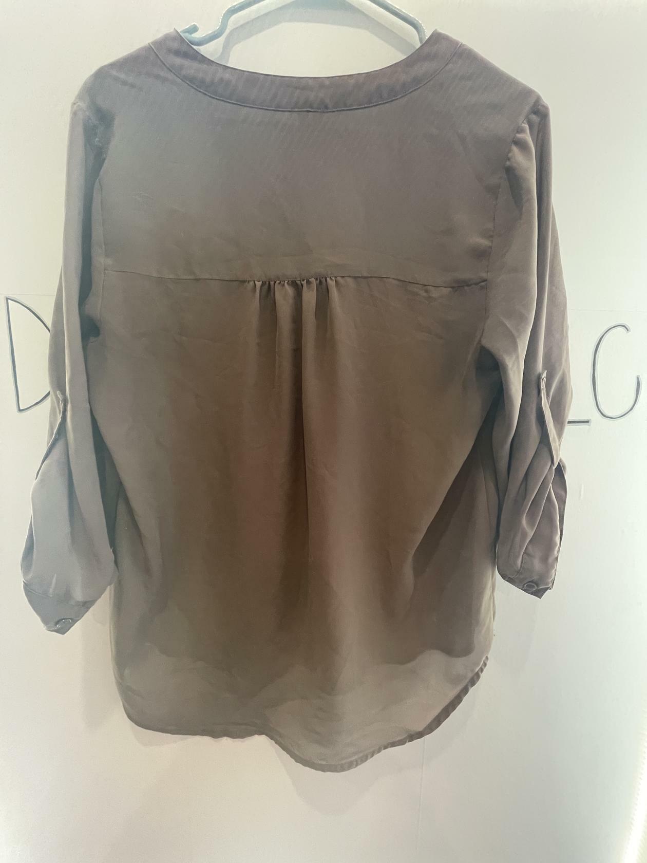 Split V Neck Rolled 3/4 Sleeves High Low Rounded Hem Woven Top Size L - Very Good