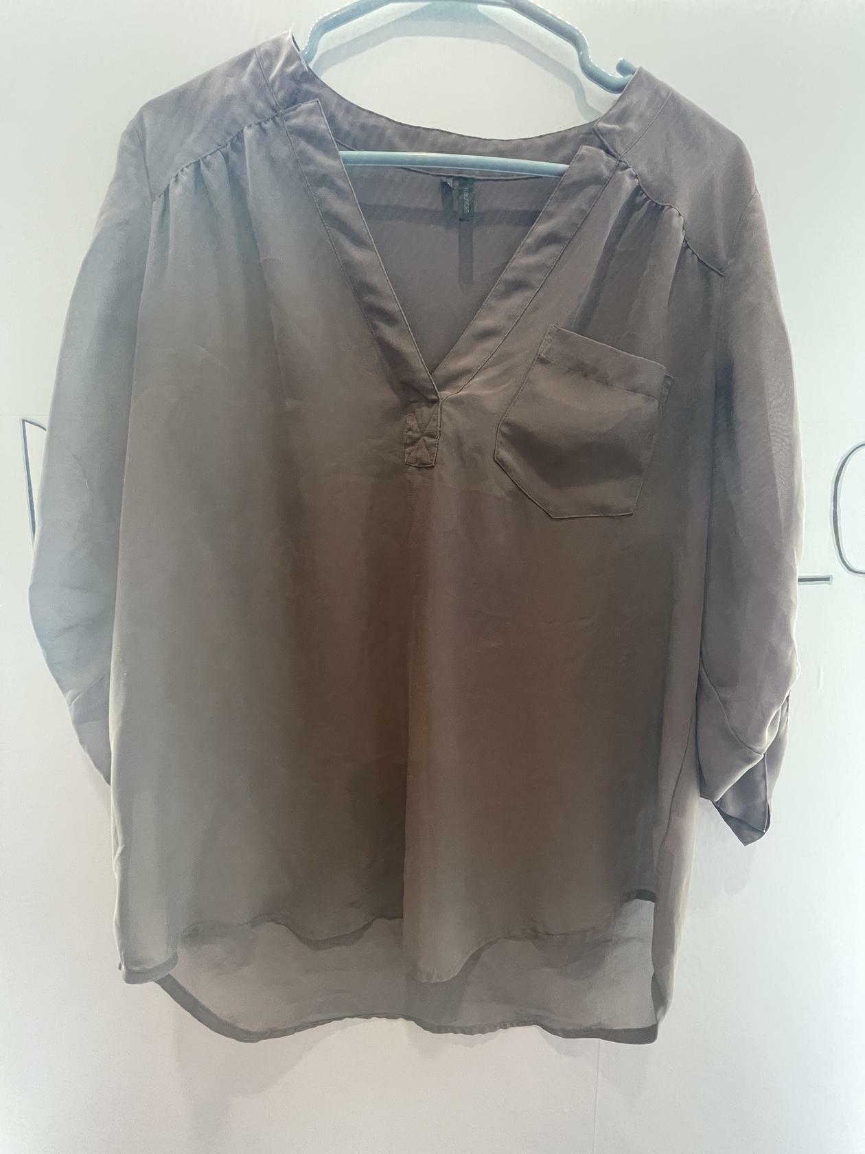 Split V Neck Rolled 3/4 Sleeves High Low Rounded Hem Woven Top Size L - Very Good